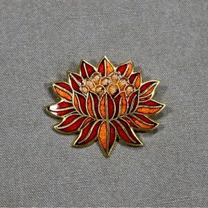 Costume jewelry MMA metropolitan museum lotus flower brooch pin